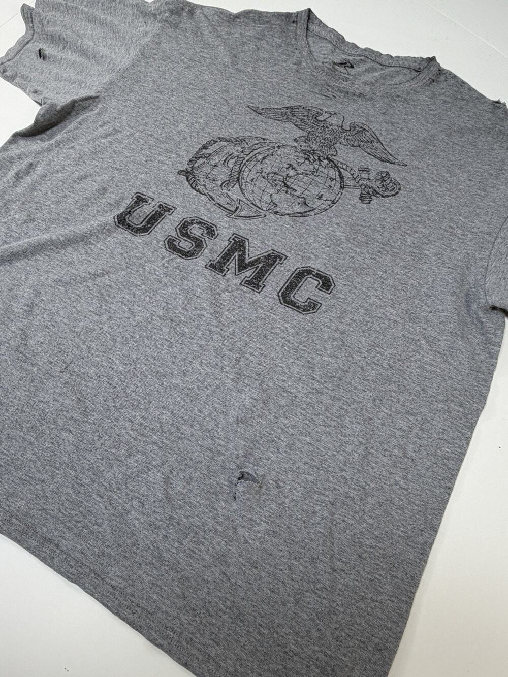 Mens Grey Size Large Rugged & Worn Grungy Peppered Street Style USMC T Shirt